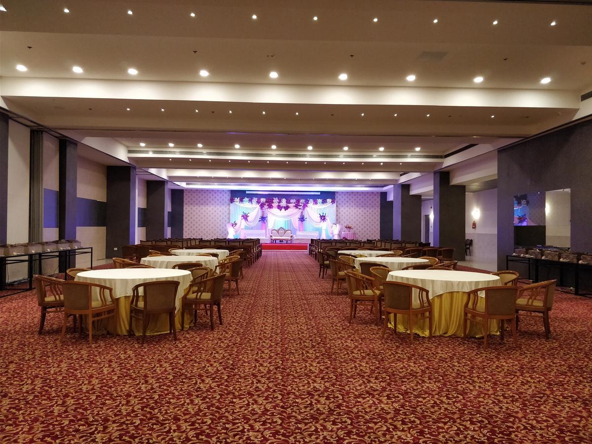 Regenta & Convention Centre Hotel 4*