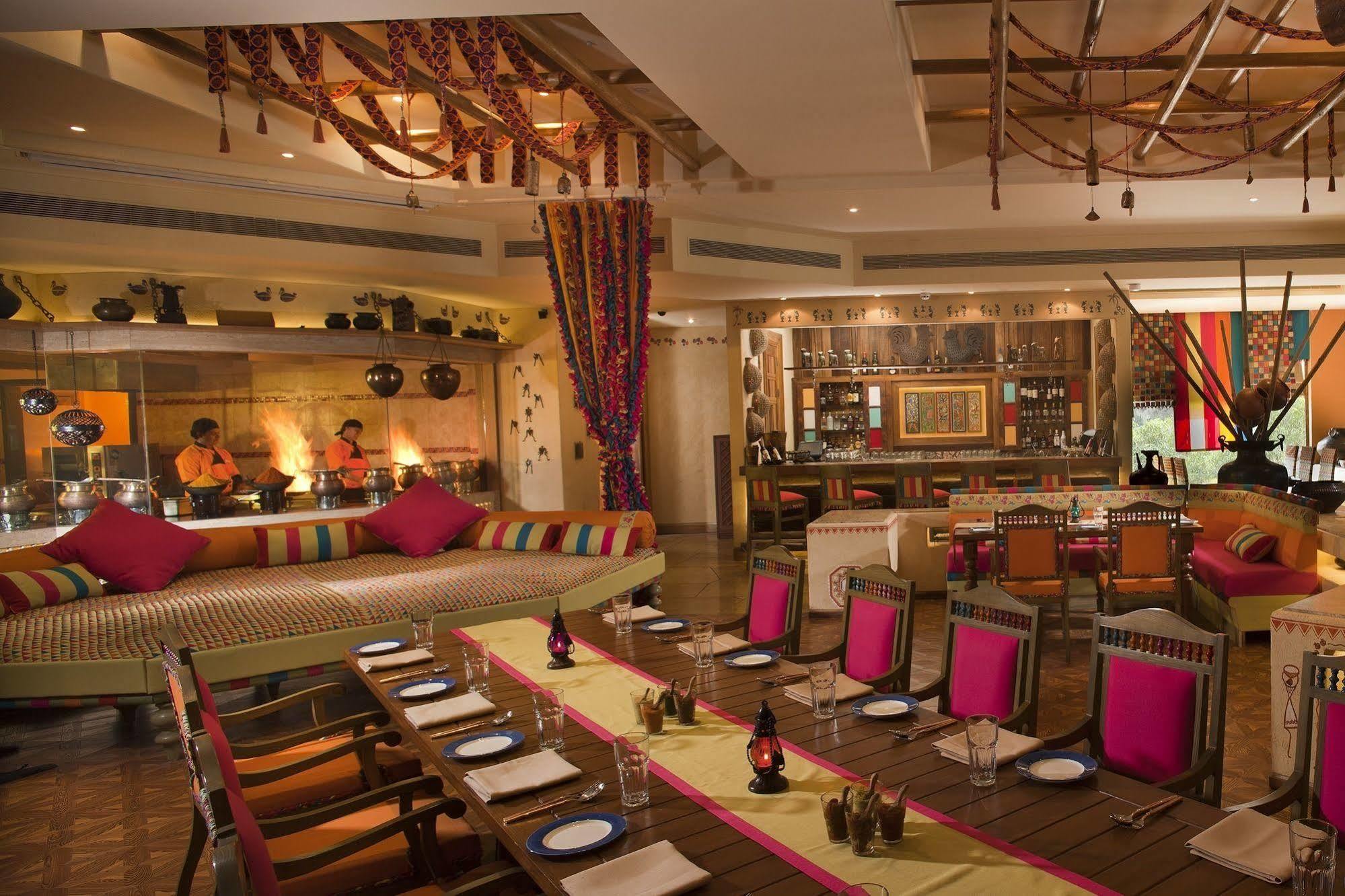 Radisson Blu Hotel, Hotel