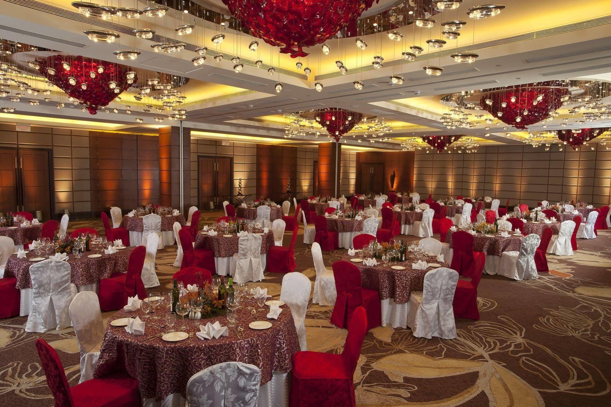 Hotel Radisson Blu Hotel, 5*