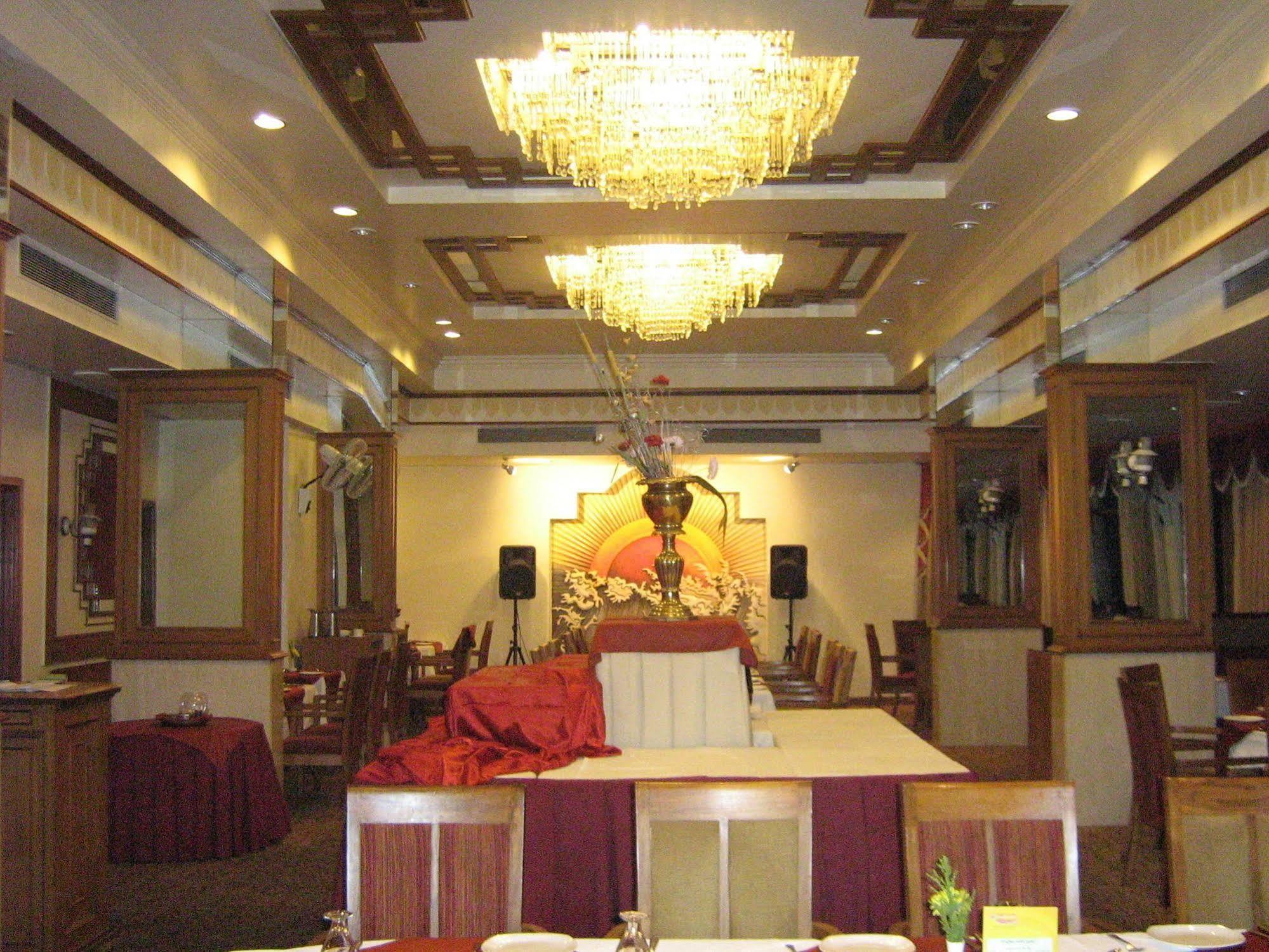 The Pride Hotel, 5*