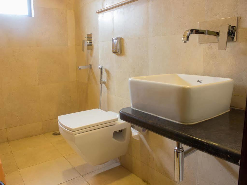 Hotel Oyo 1016 Heritage Embassy Nagpur