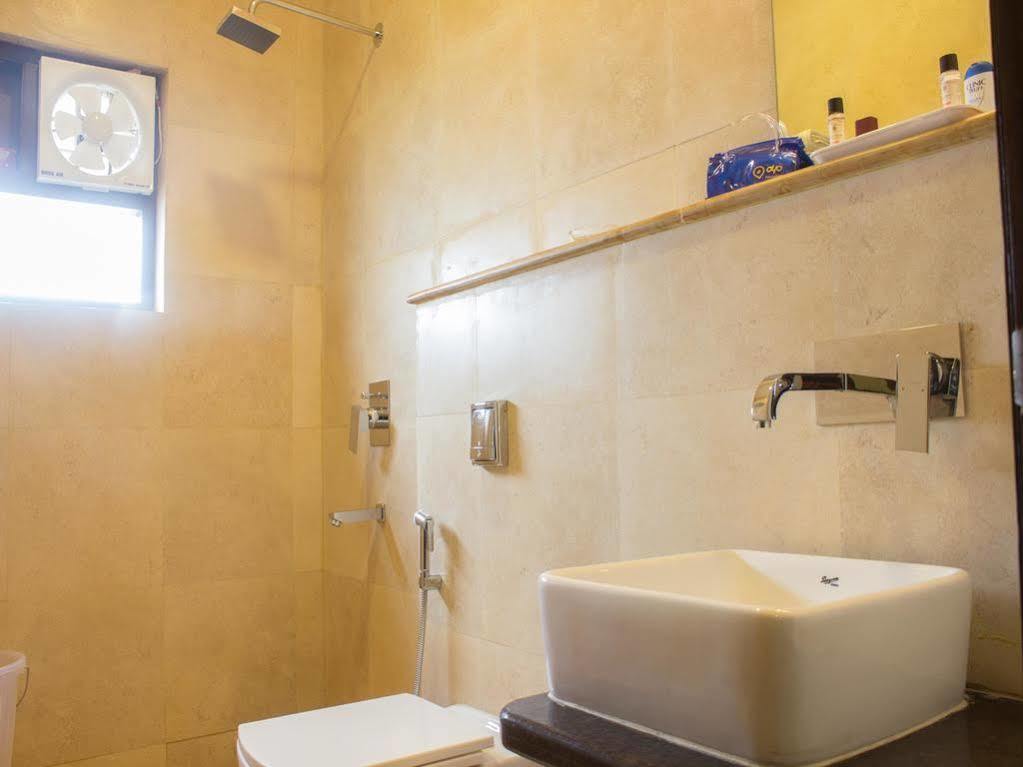 Oyo 1016 Heritage Embassy Hotel 3*