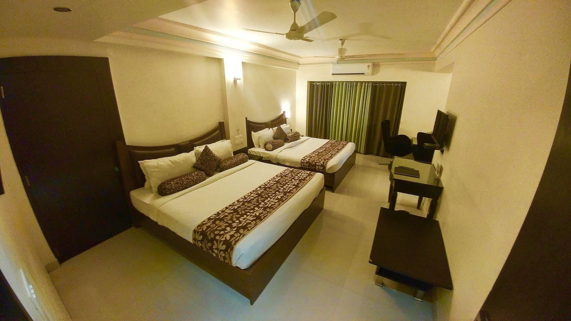 The Ashok 3*