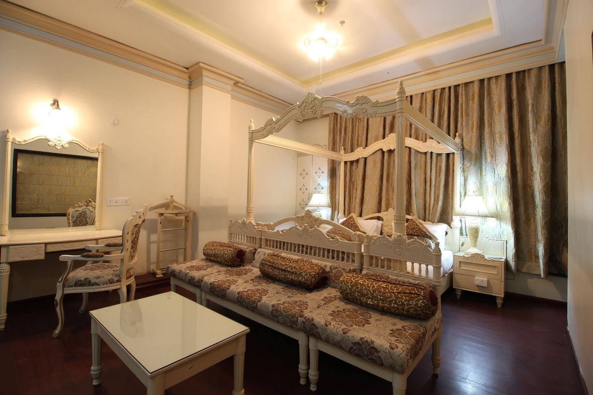 The Ashok Hotel 3*