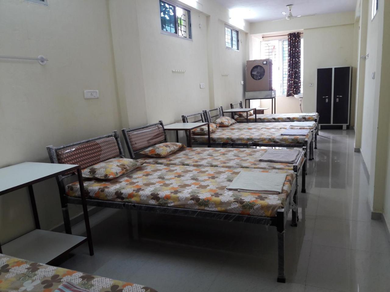 Staywell Economy hotel *