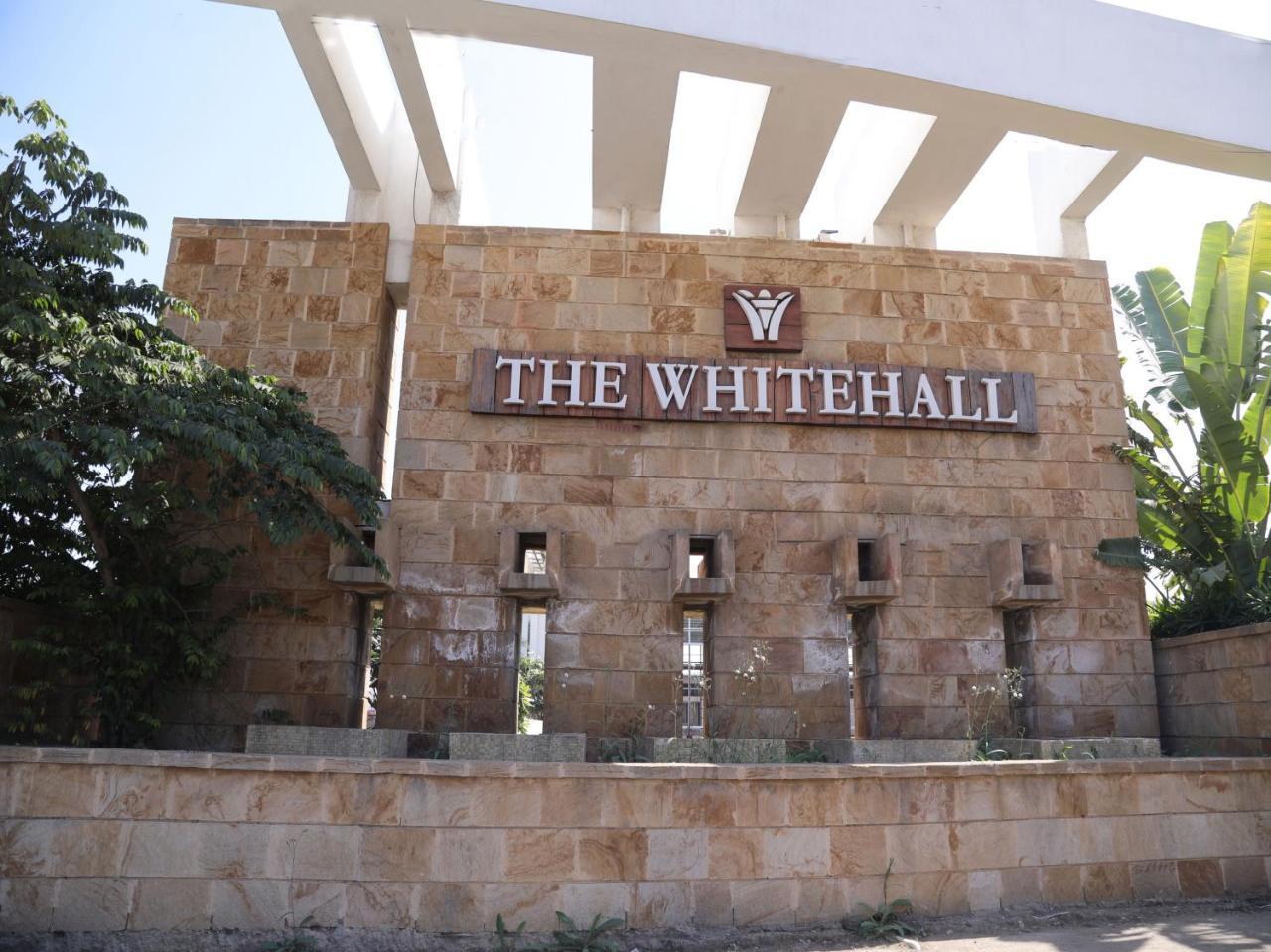 Oyo 11889 White Hall Hotel