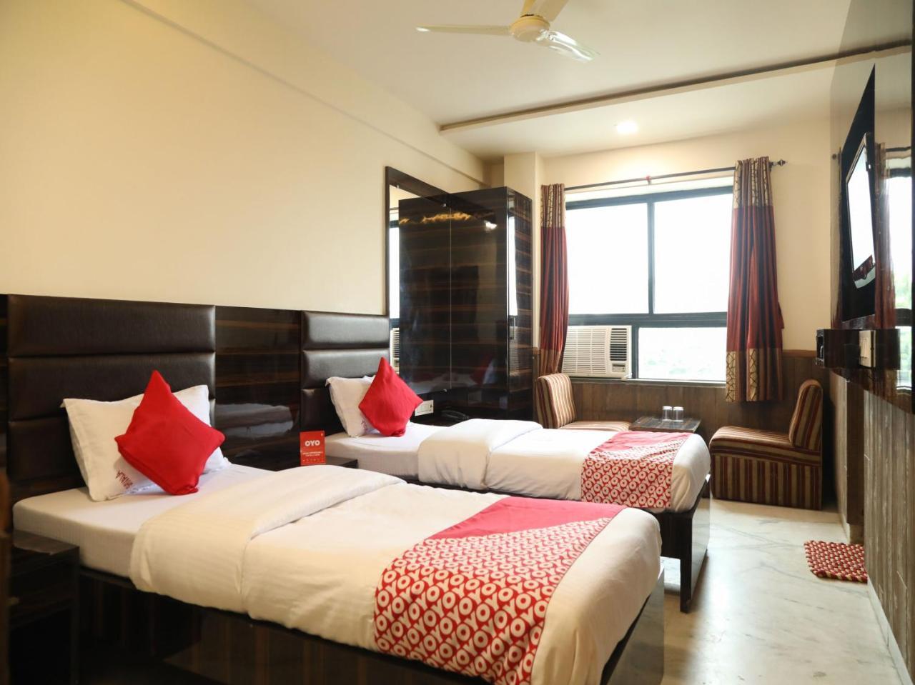 Oyo 15542 Shivala Hotel