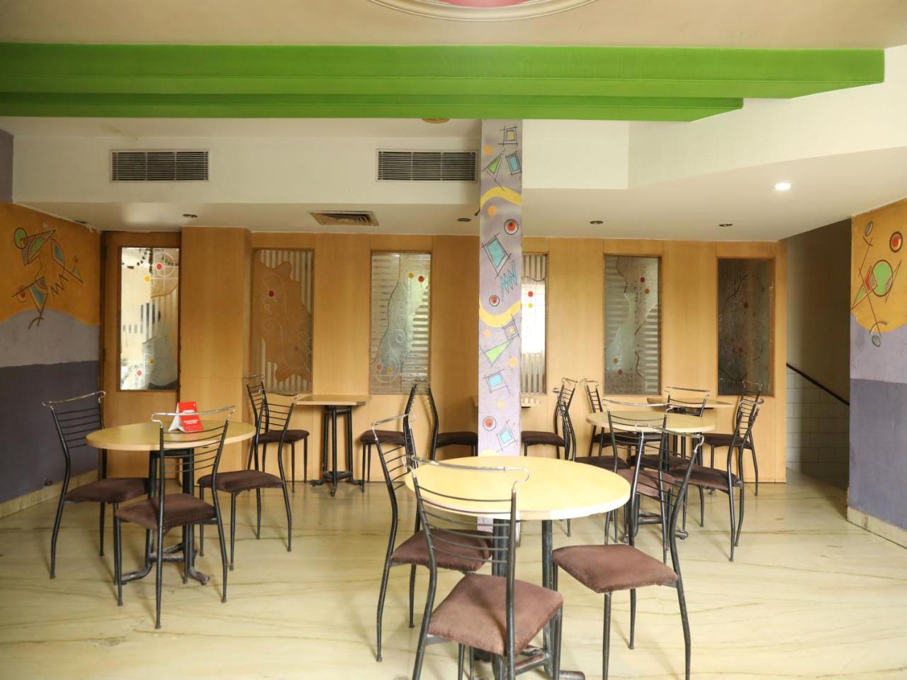Oyo 15542 Shivala Hotel Nagpur