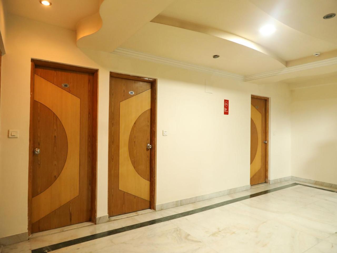 Oyo 15542 Shivala Nagpur