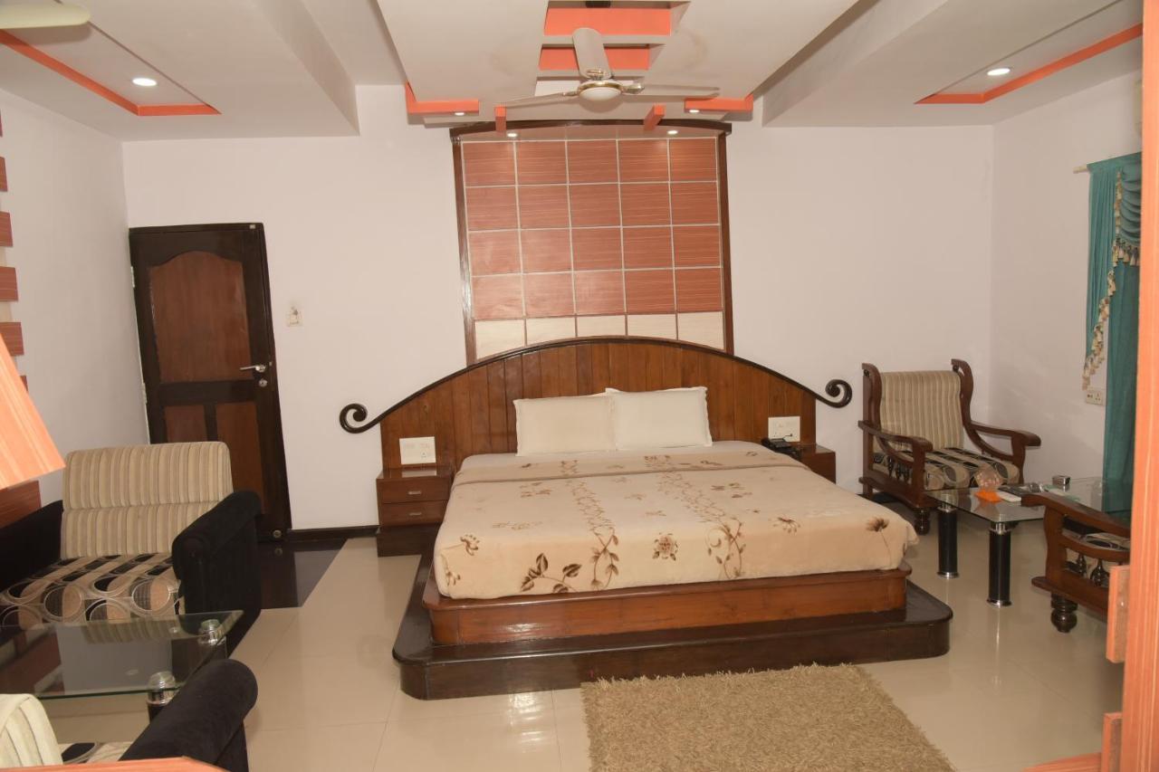 Rahul Hotel