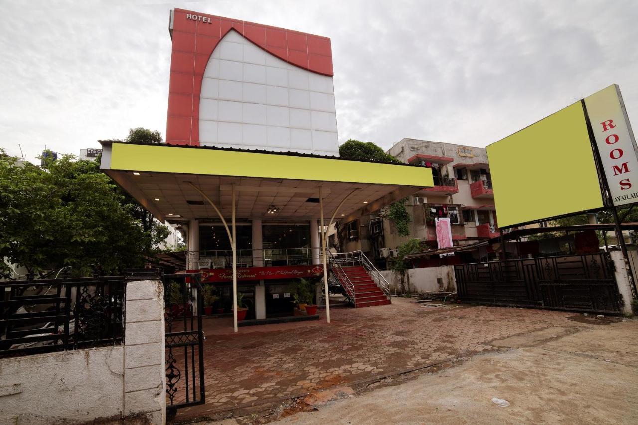 Oyo 15211 Midas Hotel