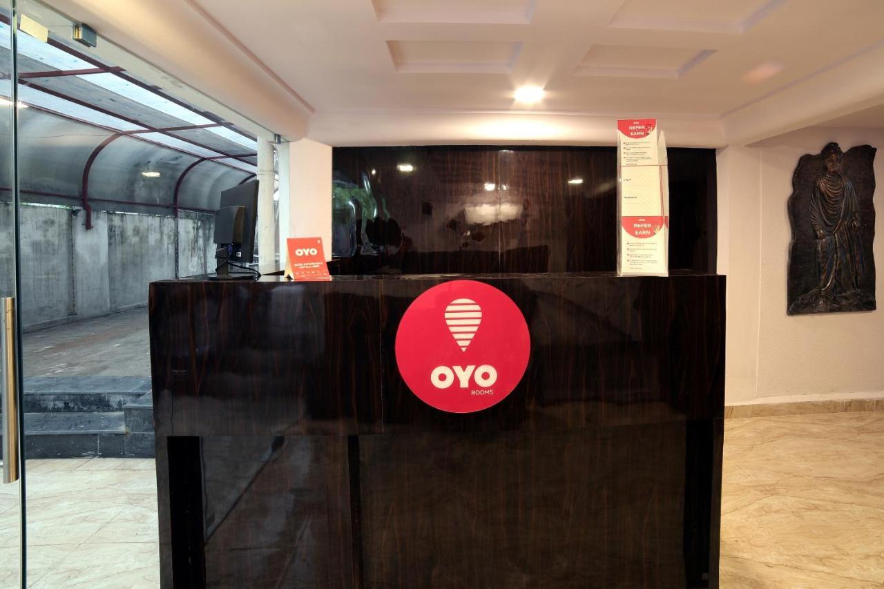 Oyo 15211 Midas 3* Nagpur