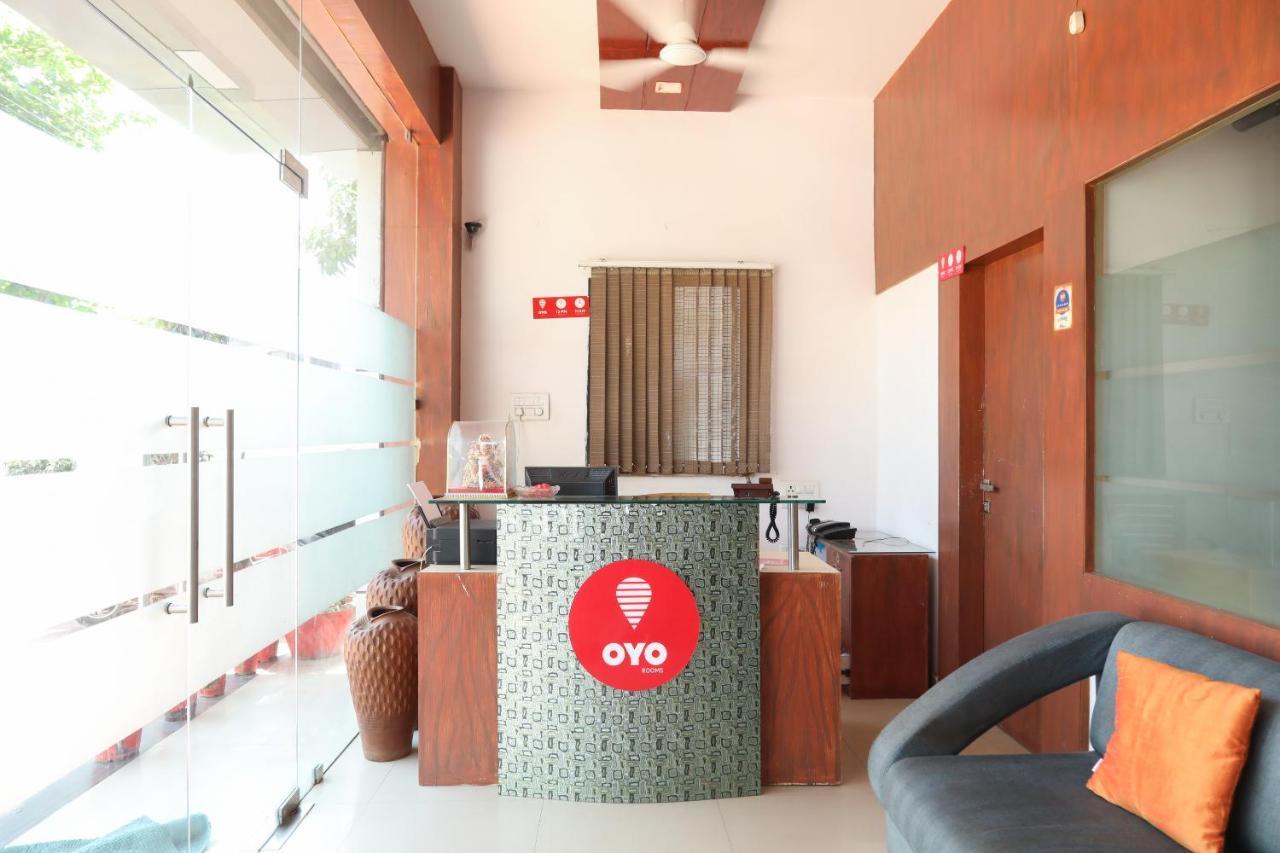 Oyo 6433 Check 2* Nagpur