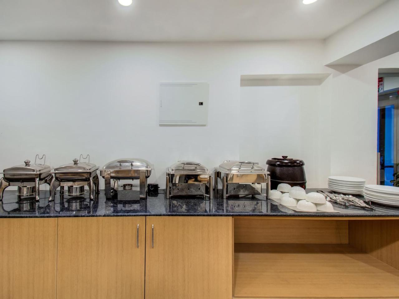 Oyo Townhouse 66 Station Ca Road Hotel