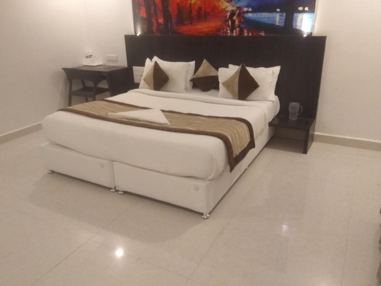 Jk 140 Coral Hotel Nagpur