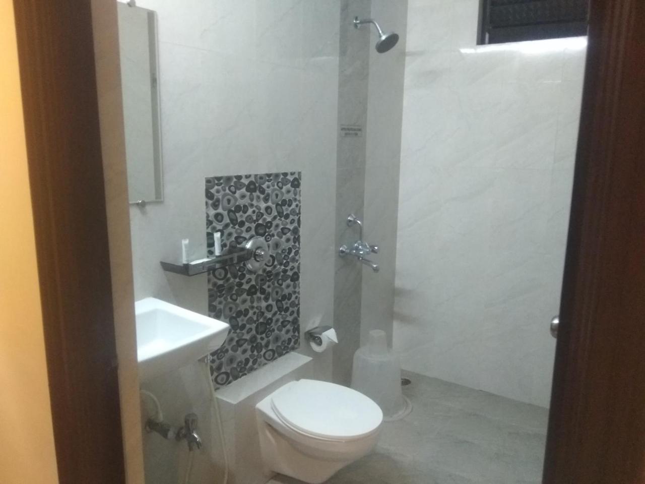 Jk 140 Coral Hotel Nagpur