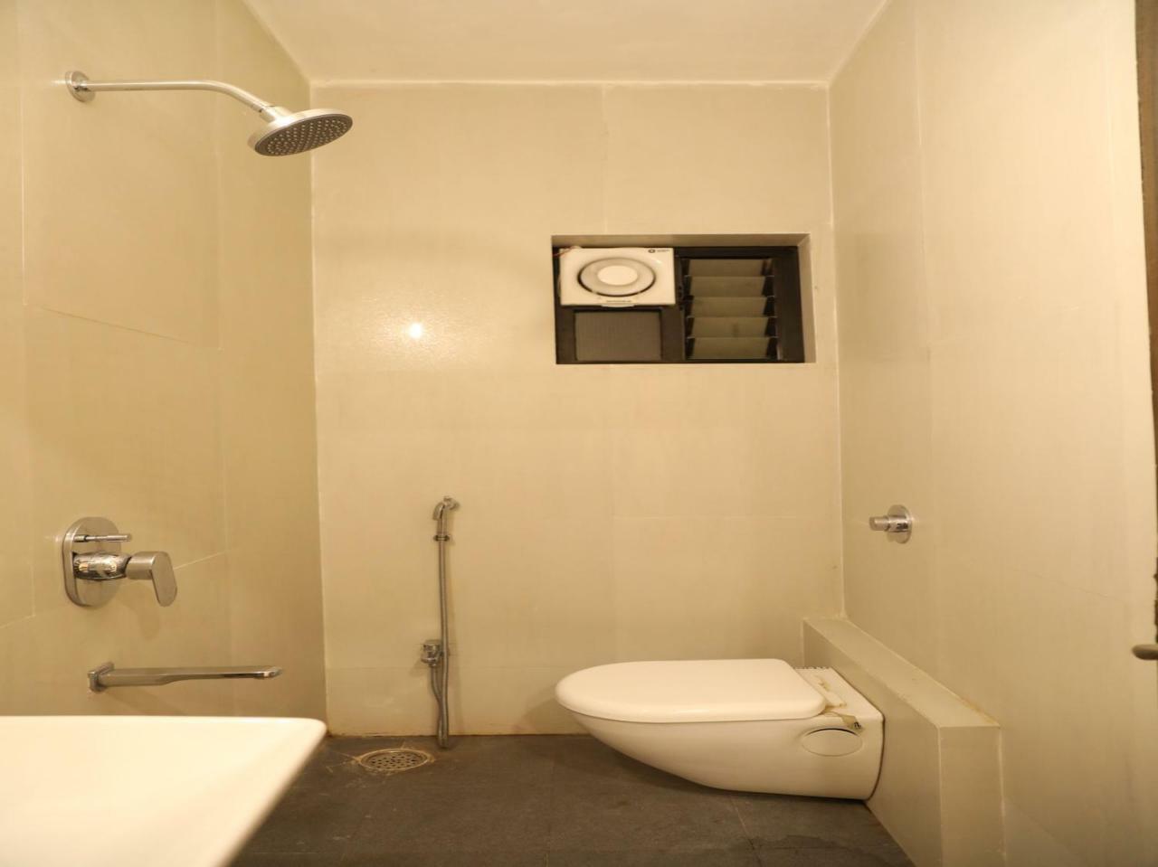 Oyo 14523 Al Zamzam Hotel Nagpur