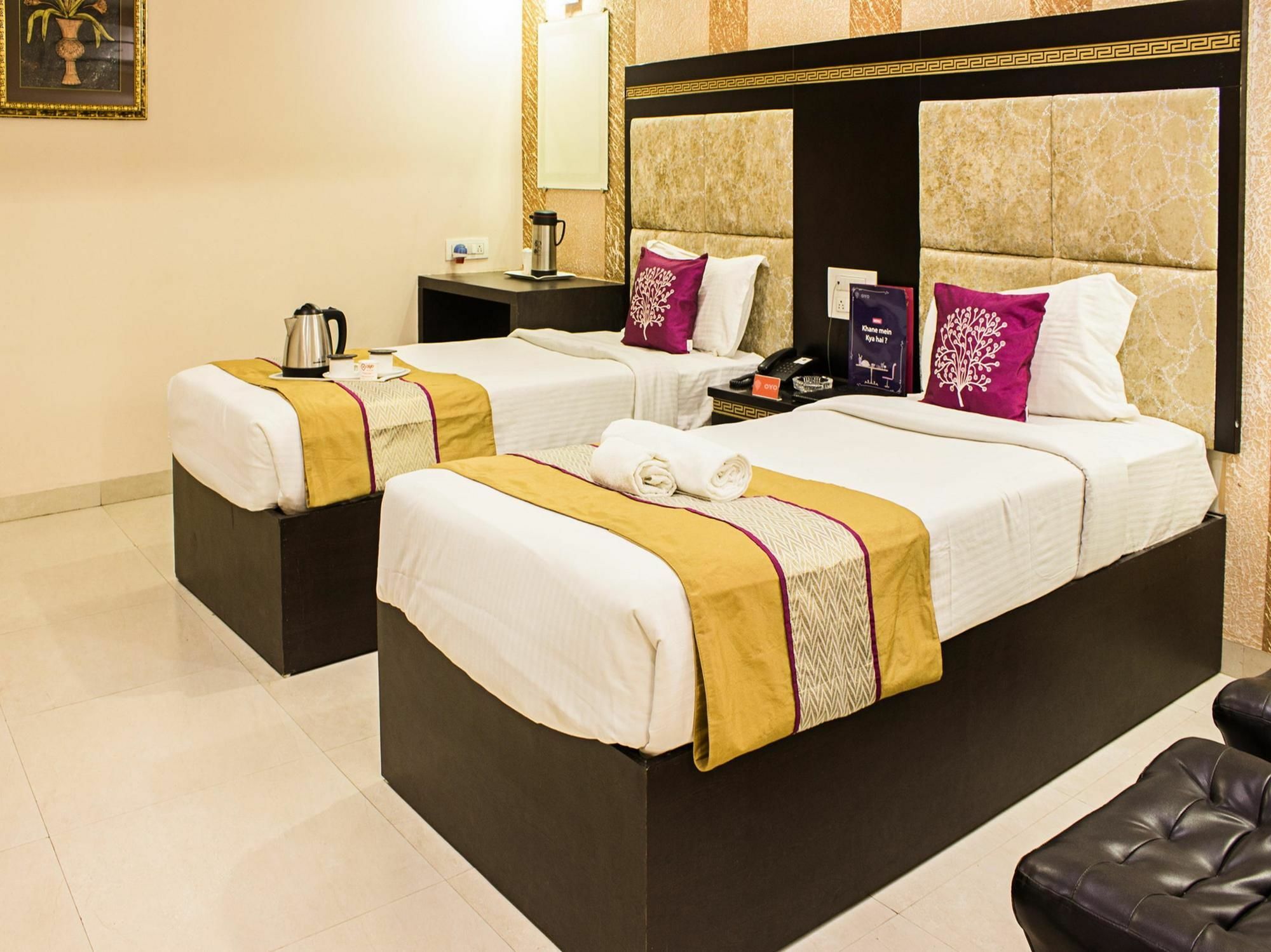 Treebo Trend Orient Grand 3*