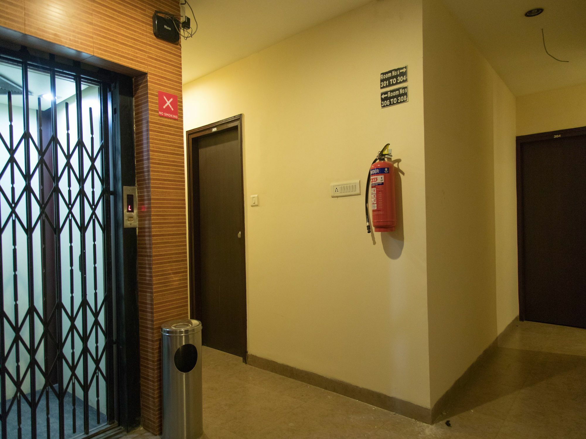 Oyo Townhouse 344 Gitanjali Chowk 3*