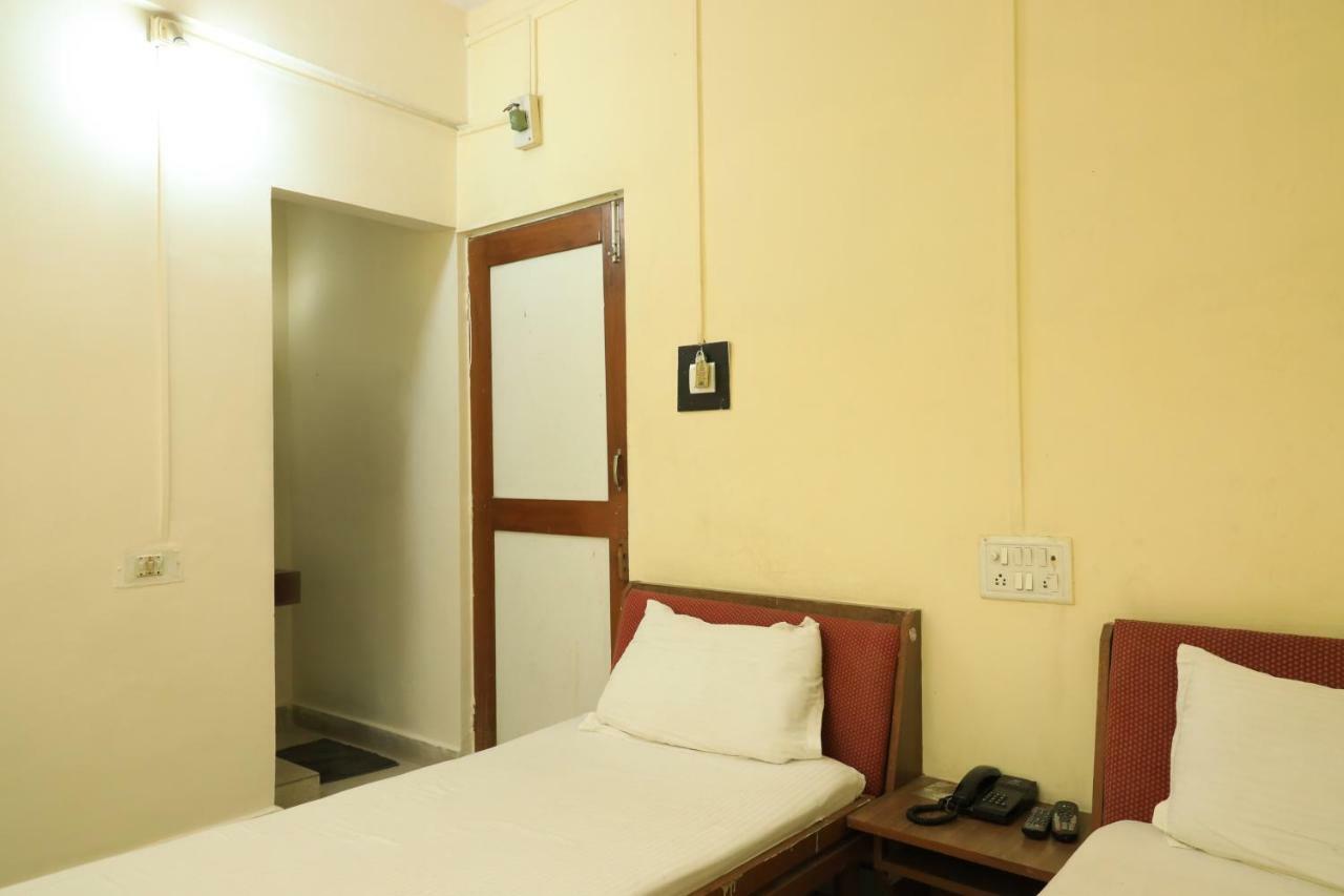 Spot On 39820 Shree Vaibhav Saver Hotel 3*