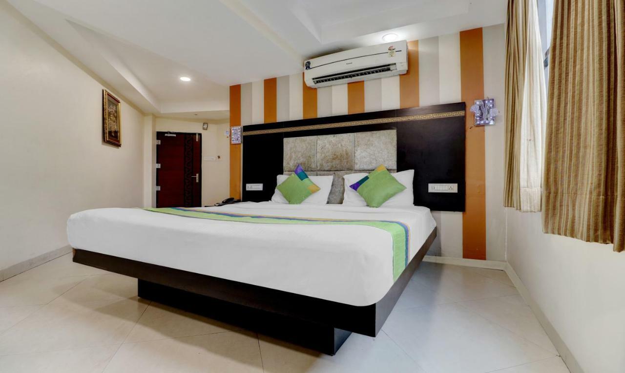 Treebo Trend Orient Grand Hotel 3*