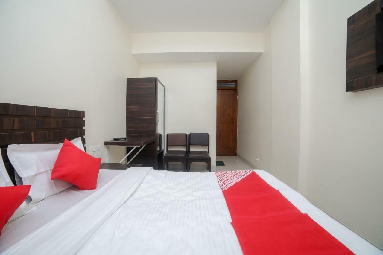 Hotel Oyo 46697 Gopi