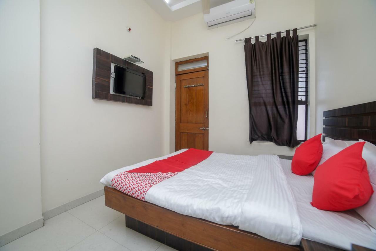 Oyo 46697 Gopi
