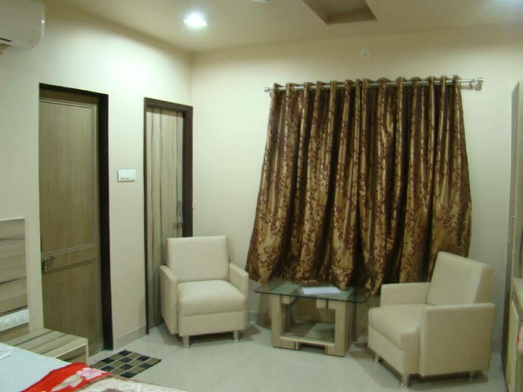 Treebo Trend Shree Gayatri Annex Nagpur