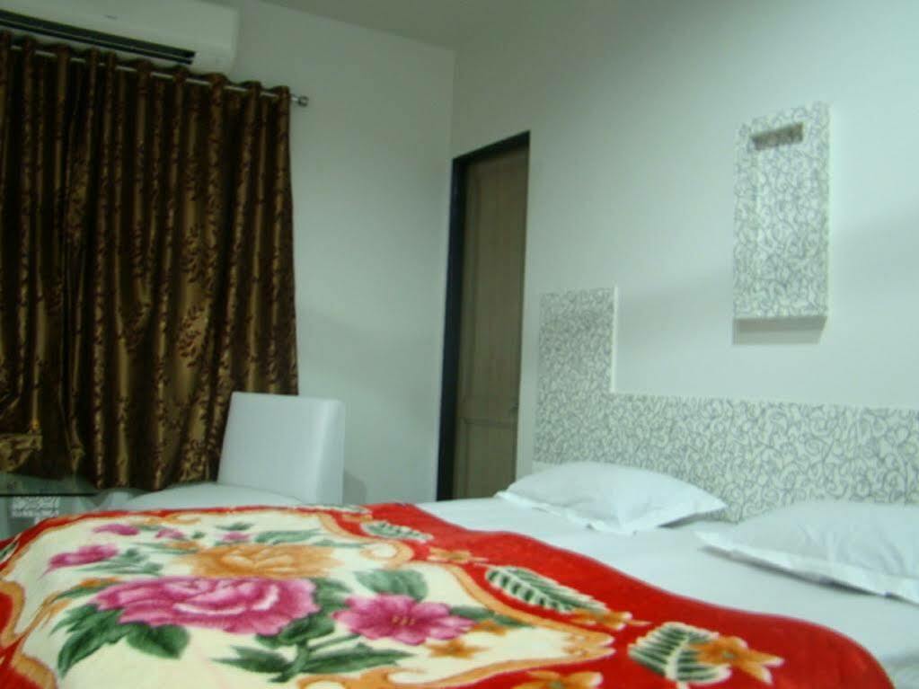 Treebo Trend Shree Gayatri Annex 3* Nagpur