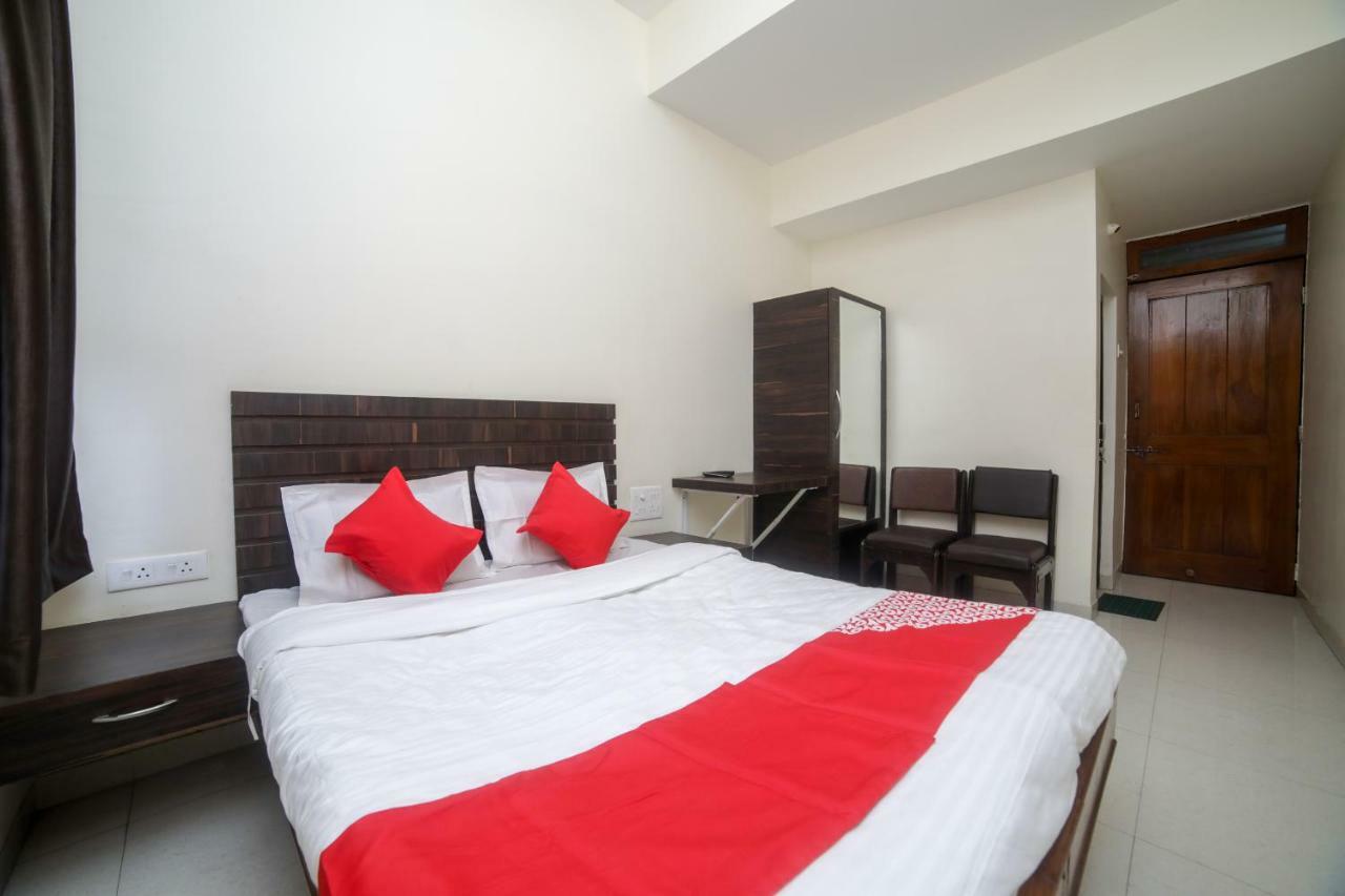 Oyo 46697 Gopi Hotel 3*
