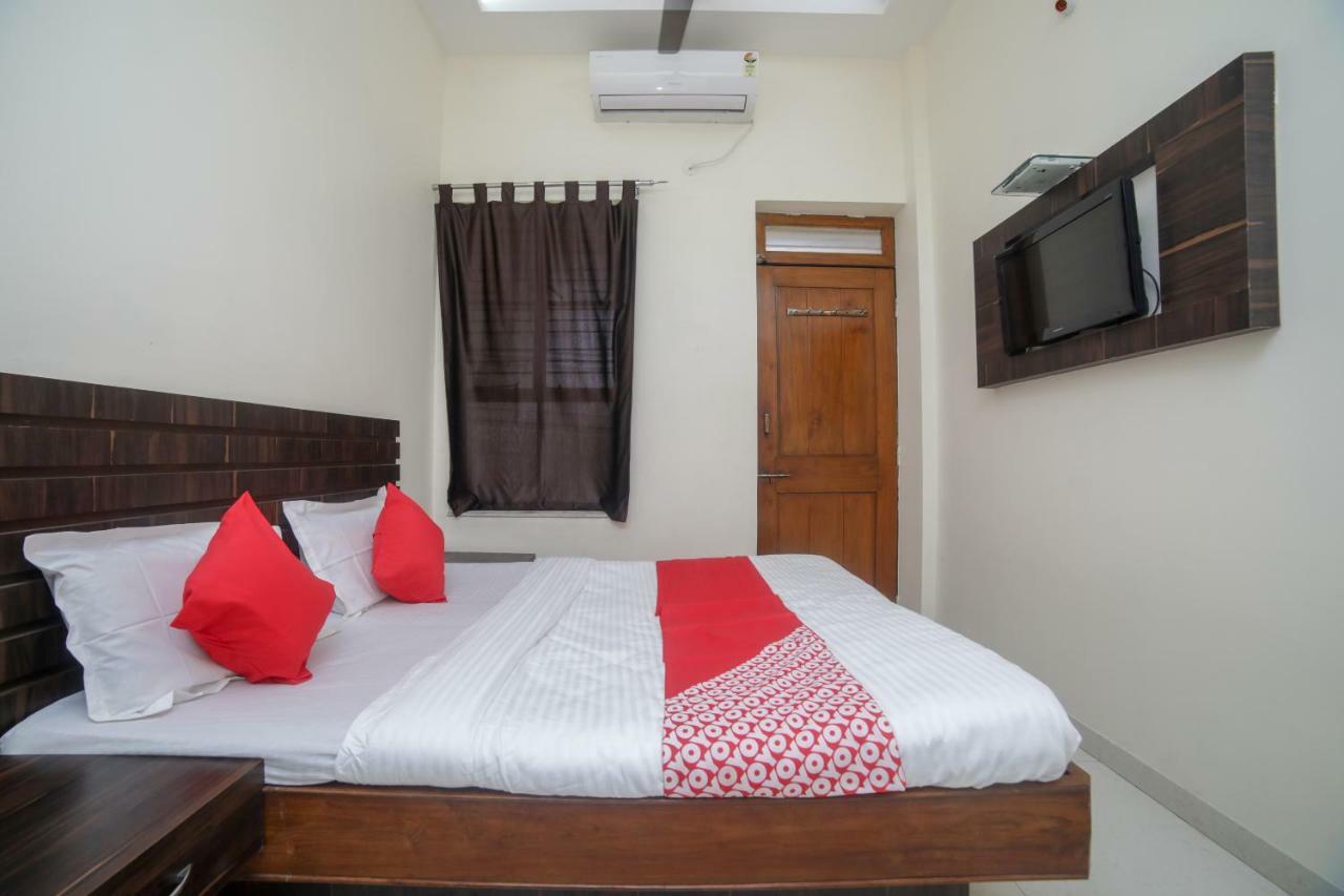 Oyo 46697 Gopi Hotel 3*