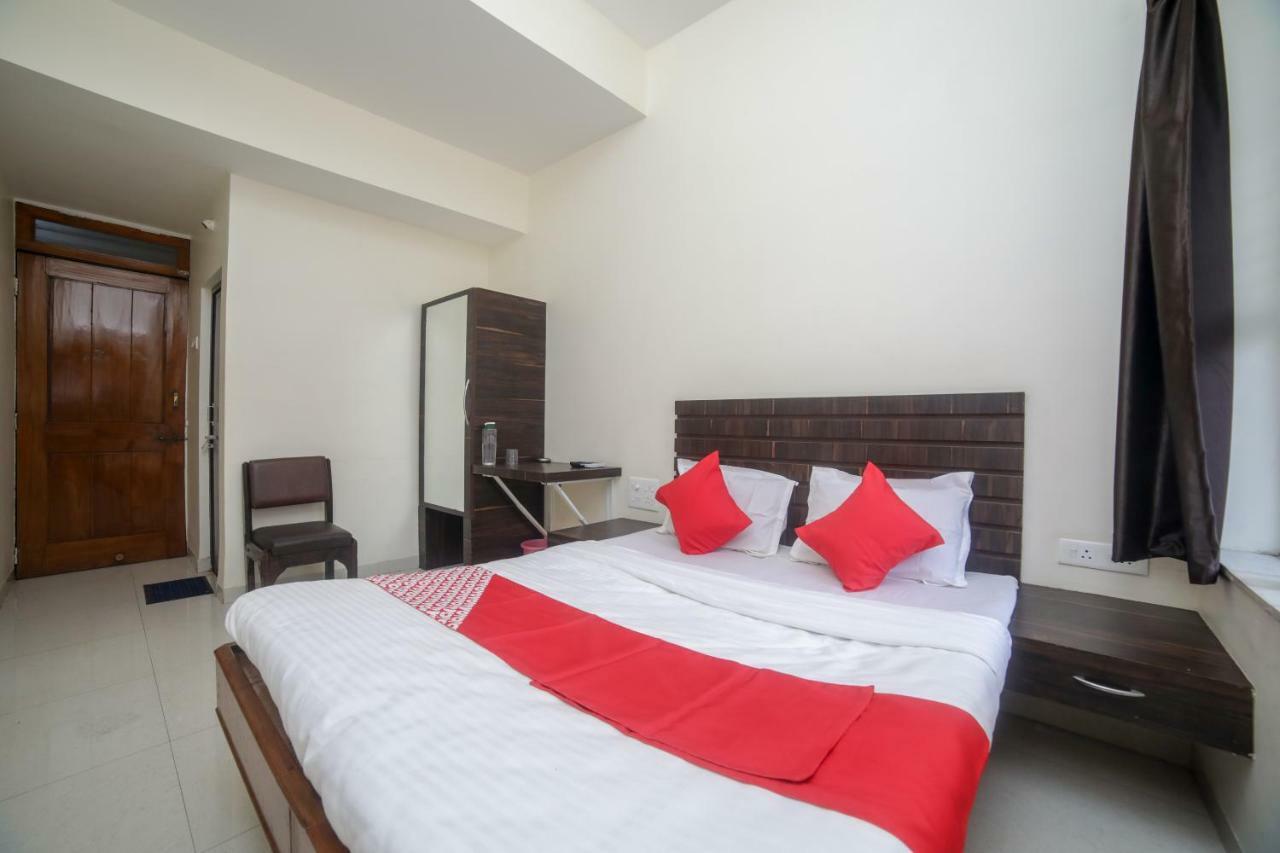 Hotel Oyo 46697 Gopi 3*