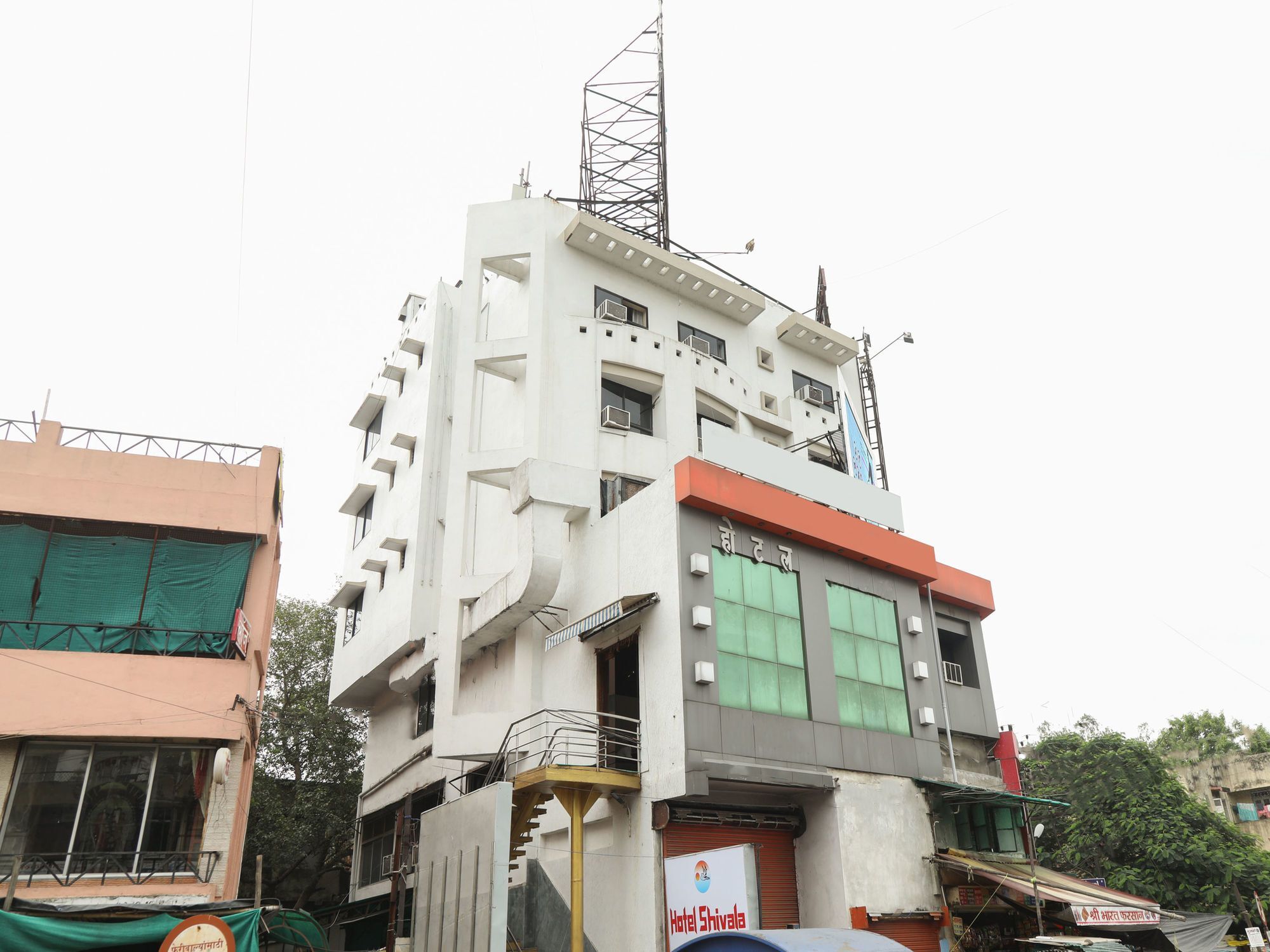 Oyo 15542 Shivala Hotel