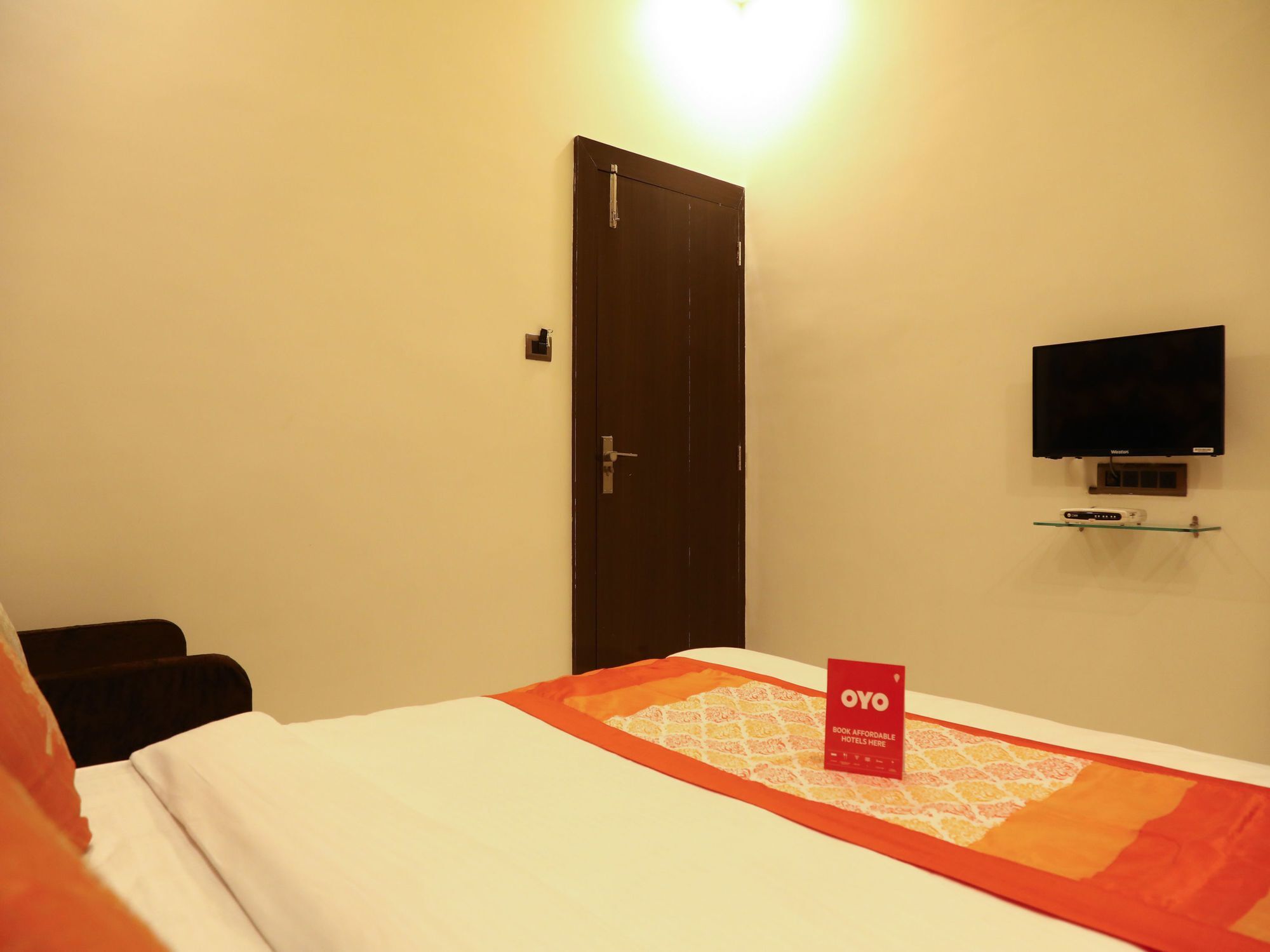 Oyo 10781 Parashar Legacy Hotel