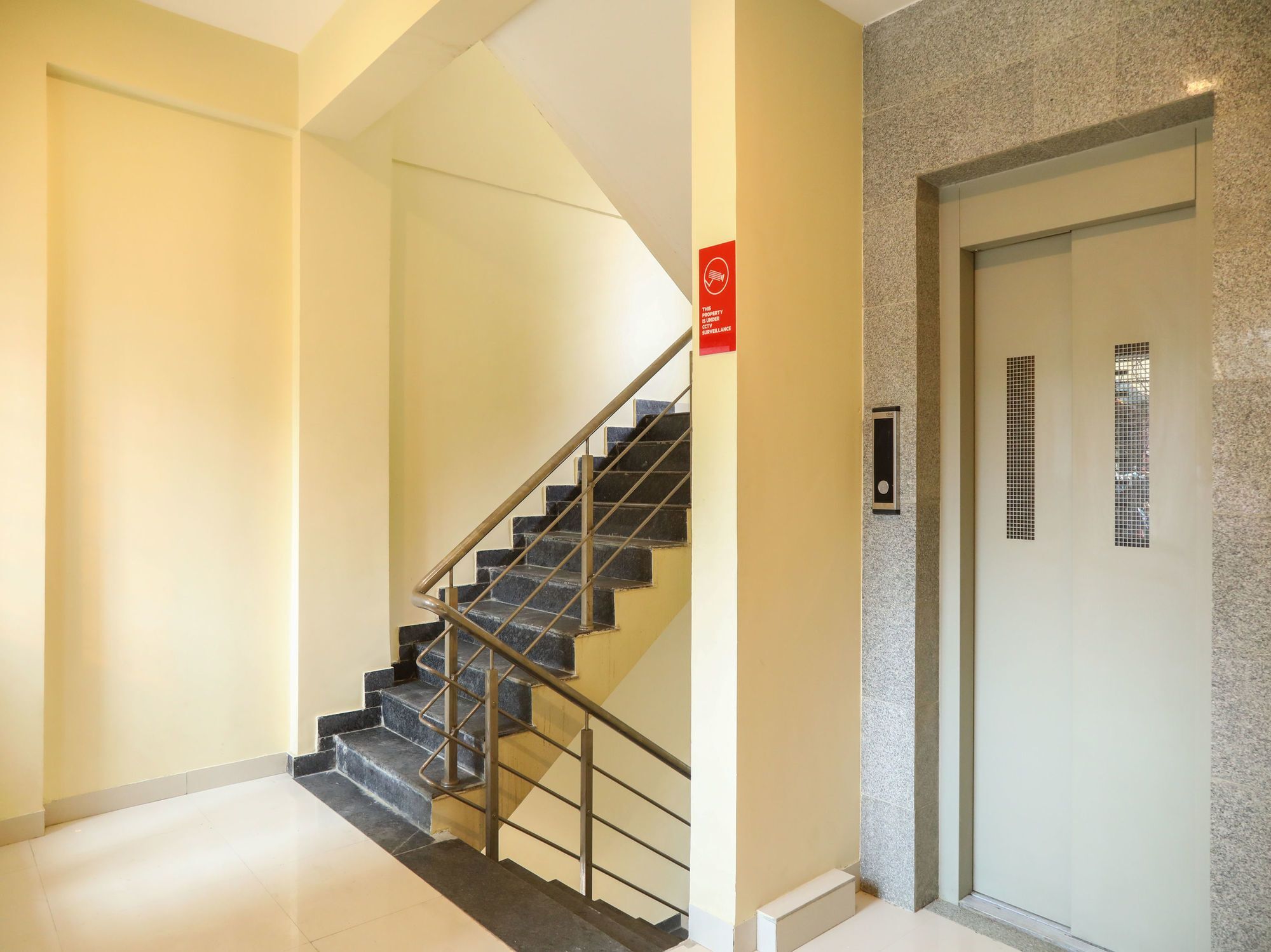 Oyo 10781 Parashar Legacy 2* Nagpur