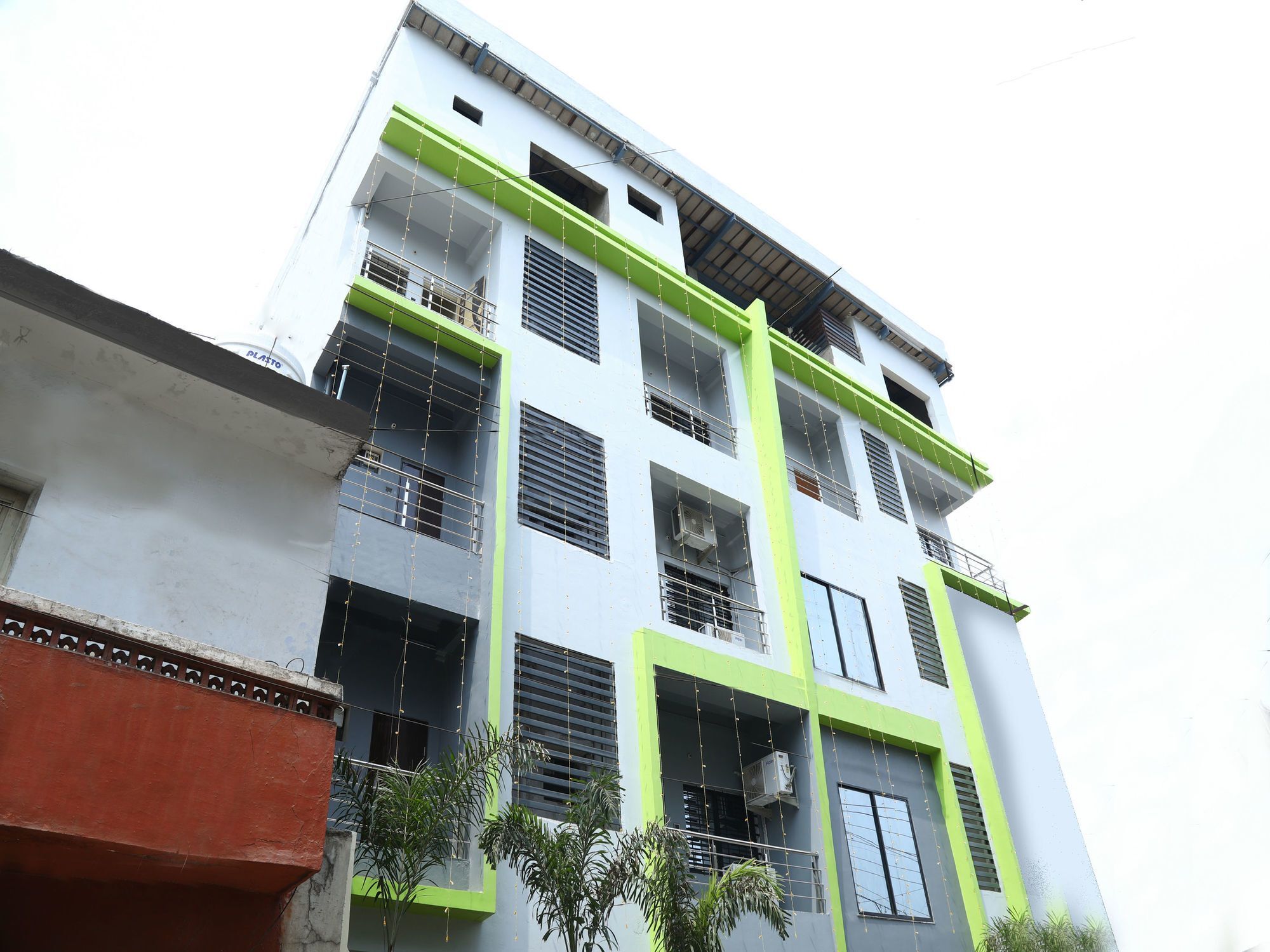 Oyo 10781 Parashar Legacy Hotel