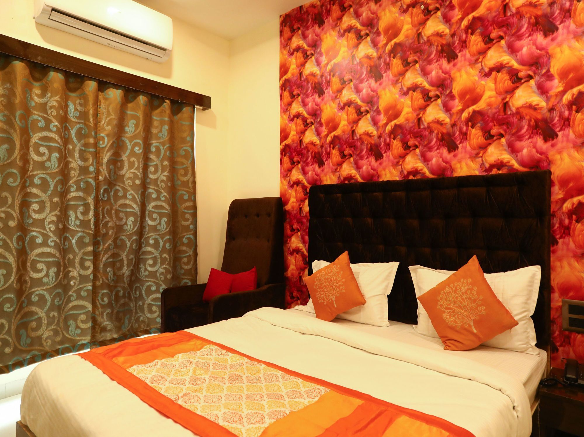 Oyo 10781 Parashar Legacy Hotel 2*