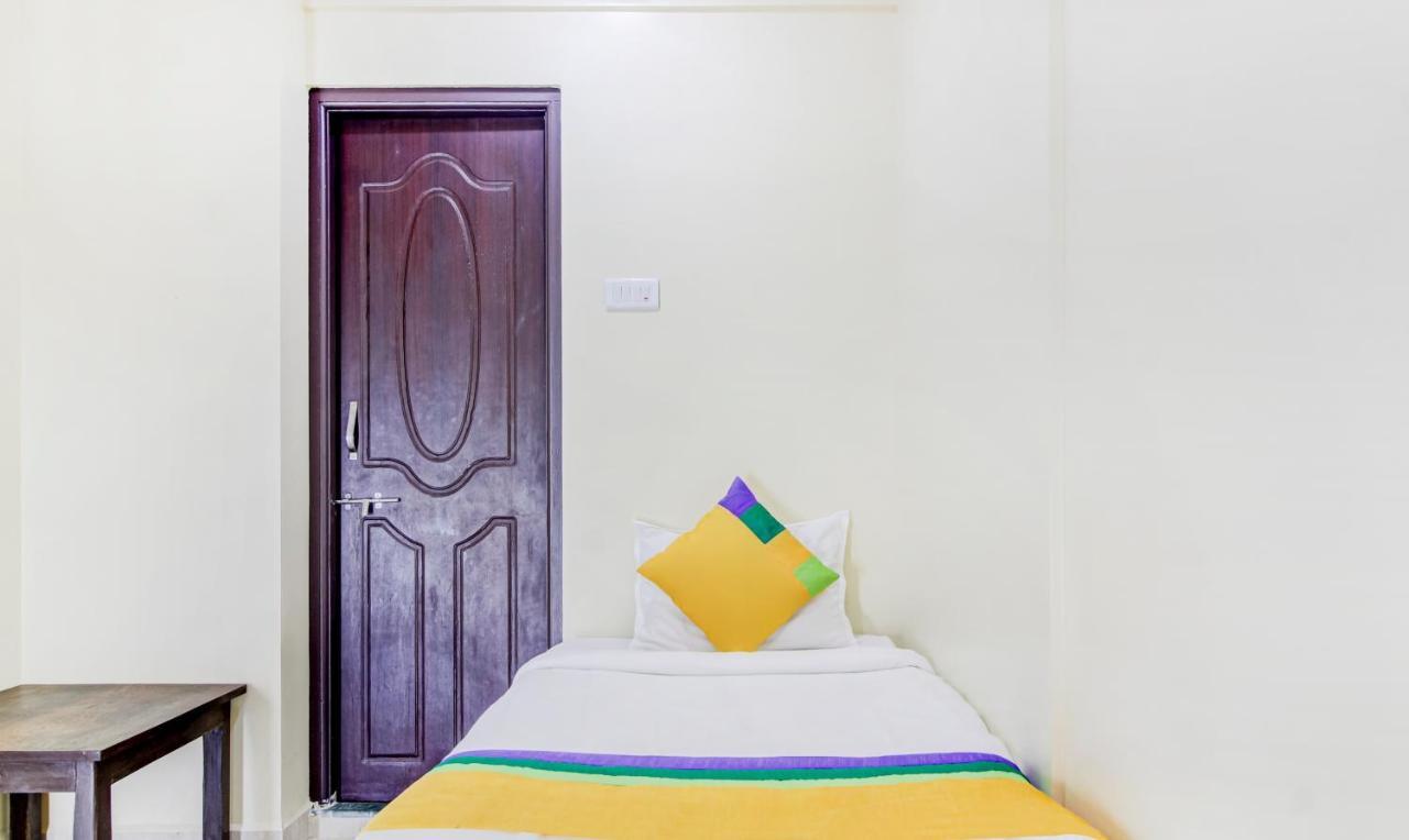 Hotel Itsy Aditya 3*