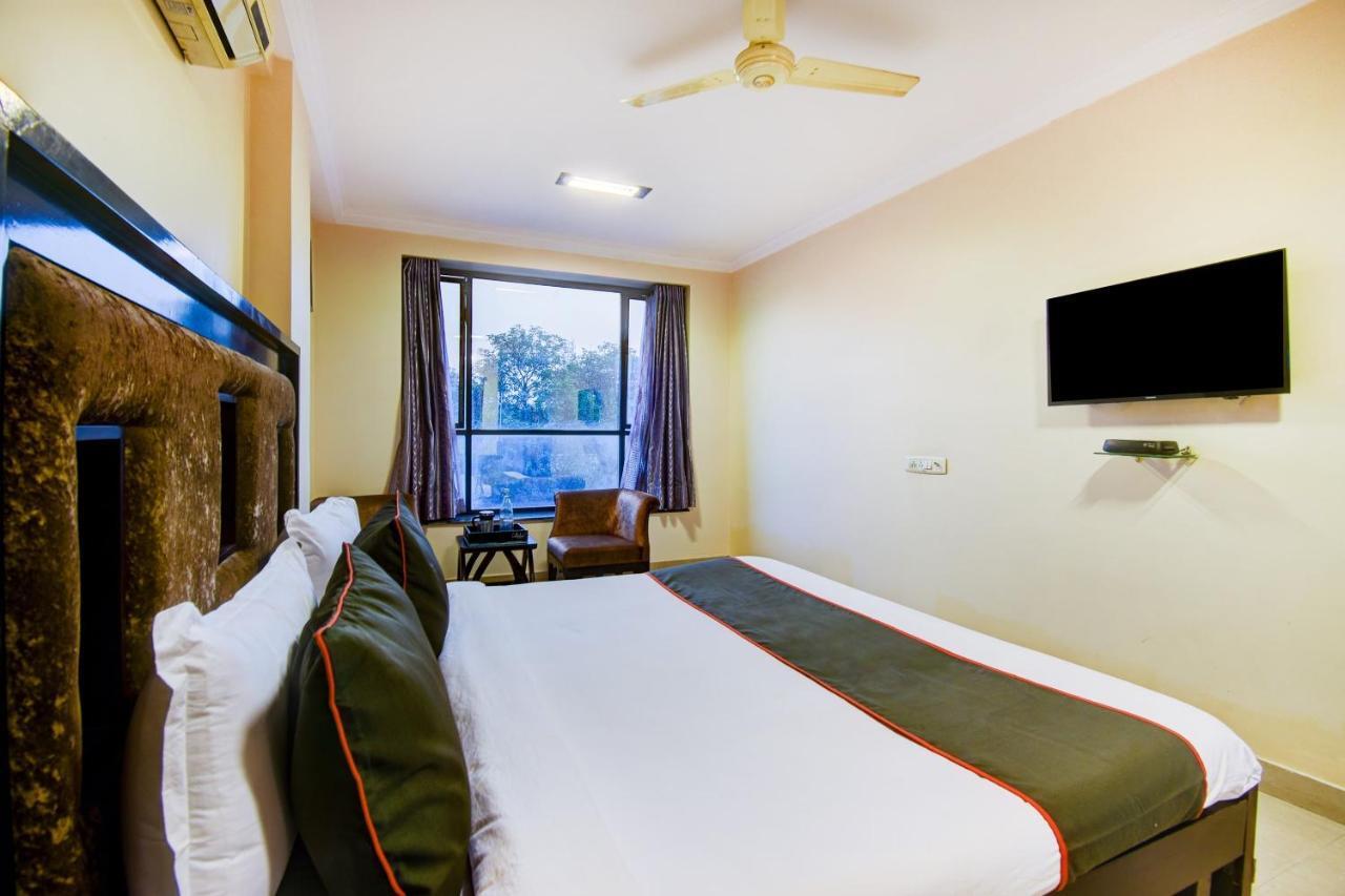 Hotel Collection O 50229 Orient Sadar Bazar Road