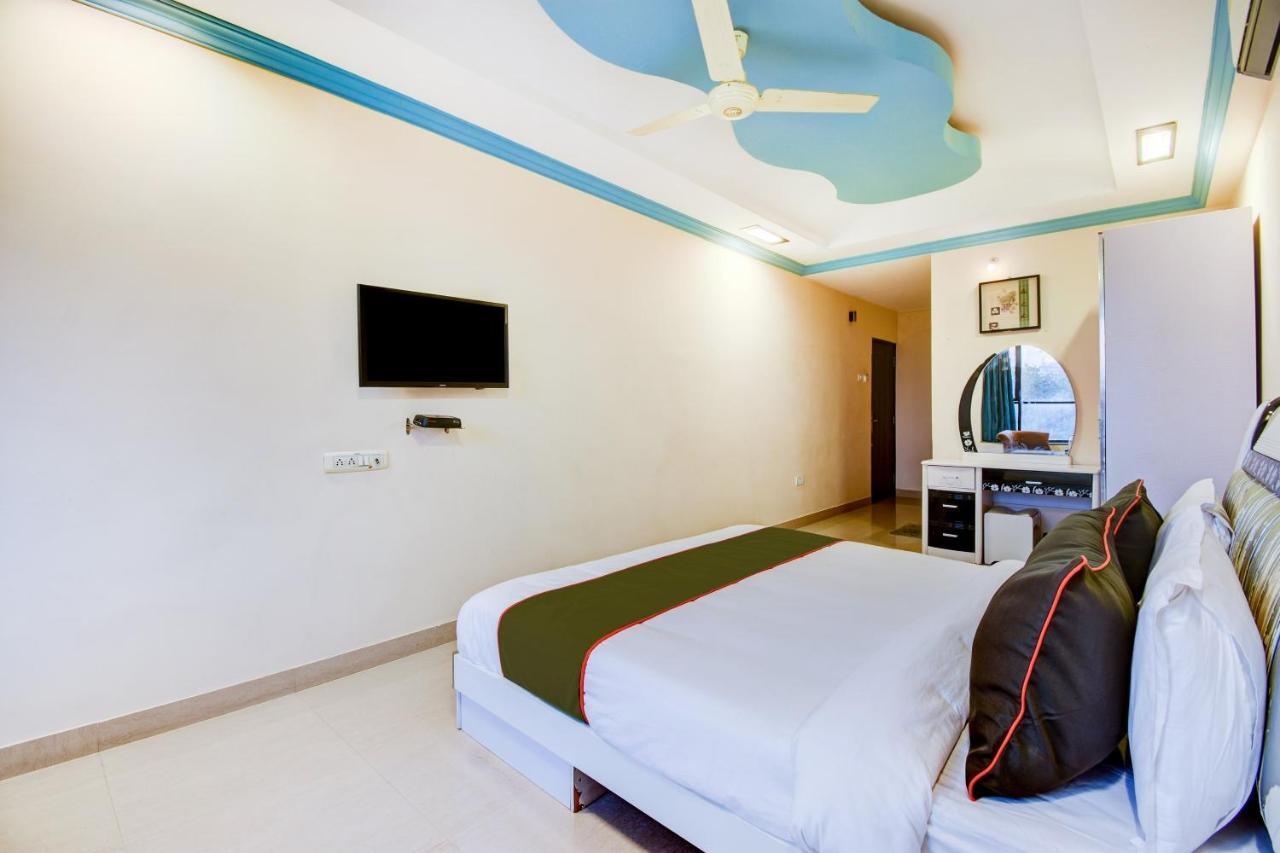 Hotel Collection O 50229 Orient Sadar Bazar Road 3*