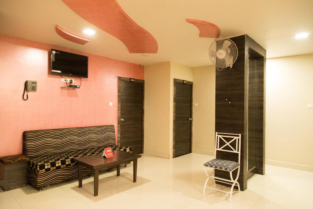 Oyo 10365 Rr Hotel Nagpur