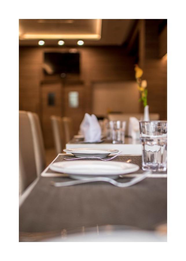 Dwarkamai Hotel Nagpur