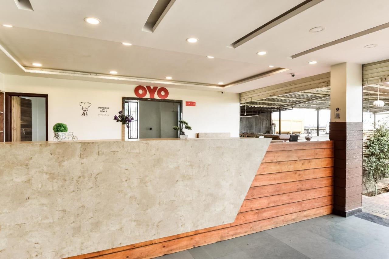 Oyo 69873 Fld 3* Nagpur