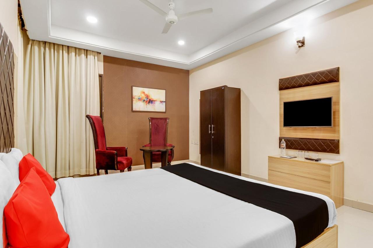 Capital O 19666 Solitaire Hotel Nagpur