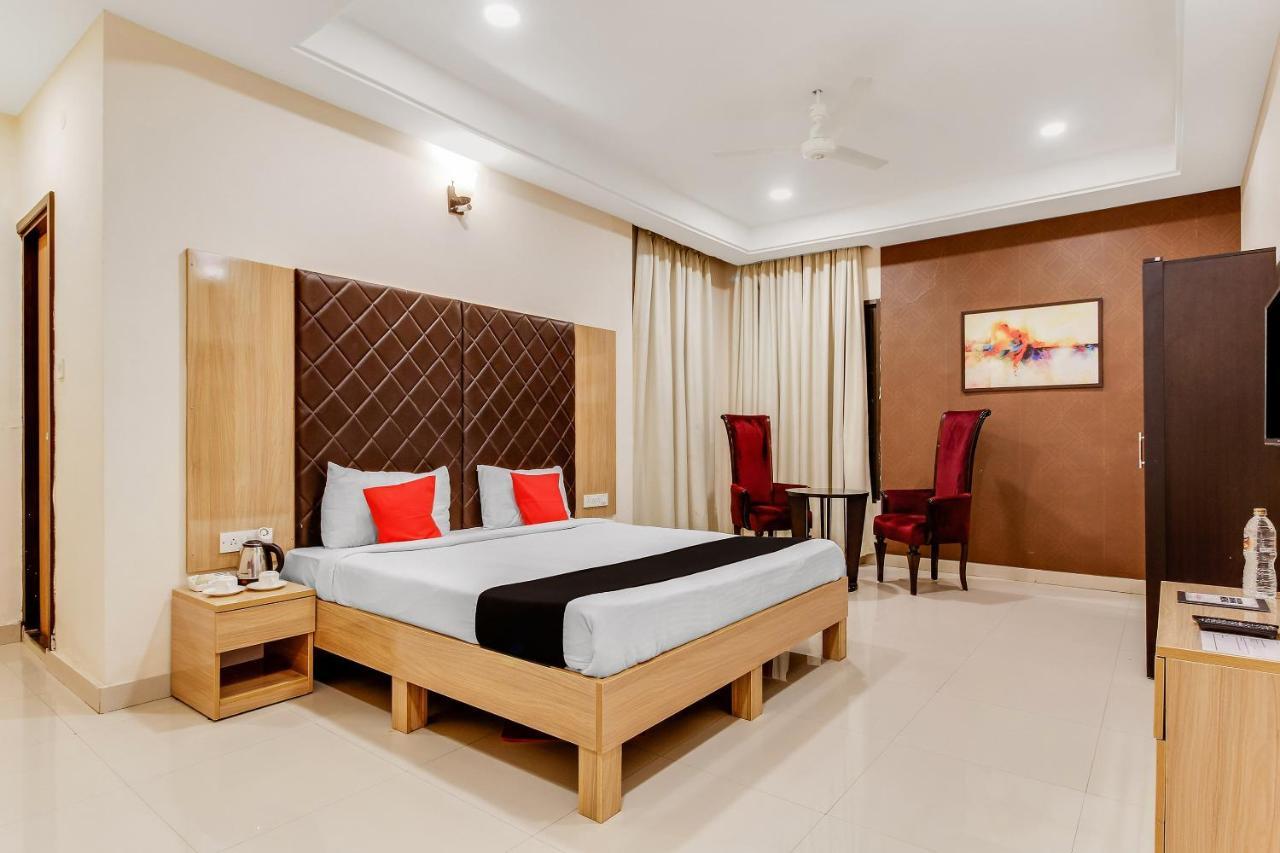 Capital O 19666 Solitaire Hotel Nagpur