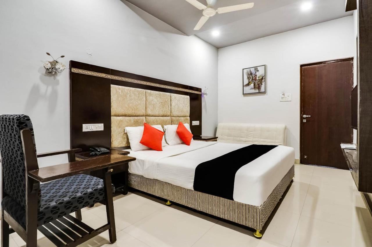Oyo 1106 Orient Star Hotel