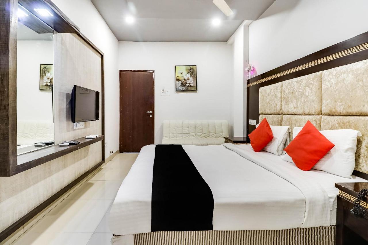 Oyo 1106 Orient Star Hotel