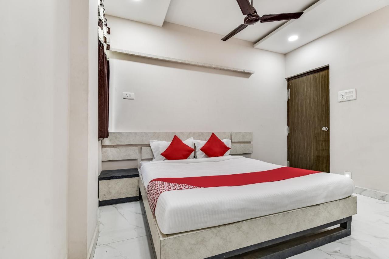 Oyo 69873 Fld 3* Nagpur