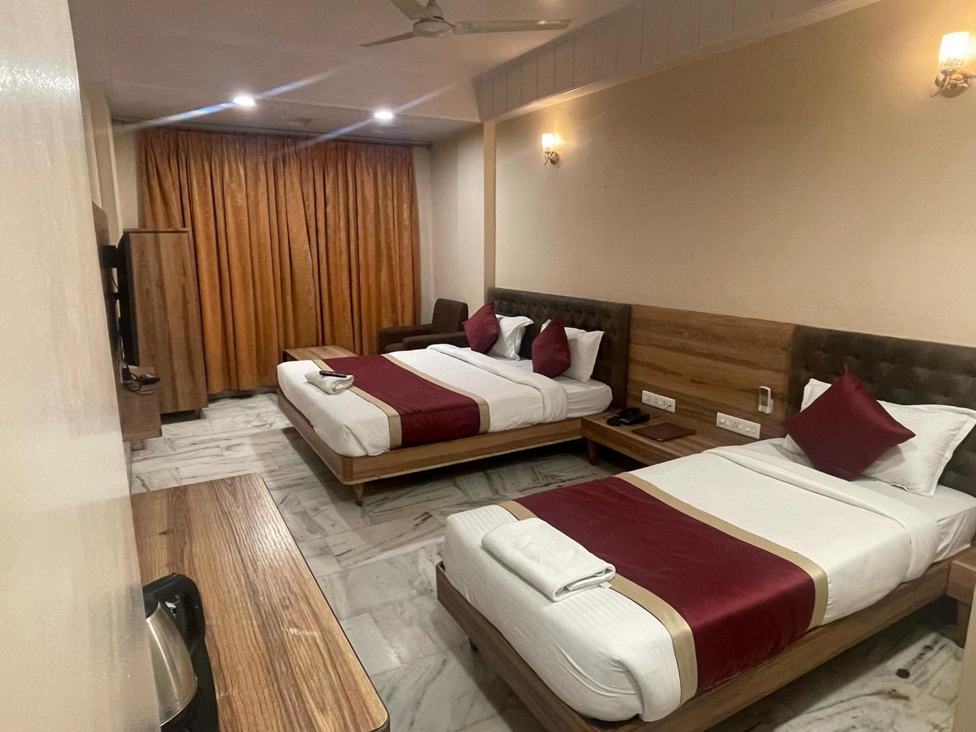 Vrandavan Hotel