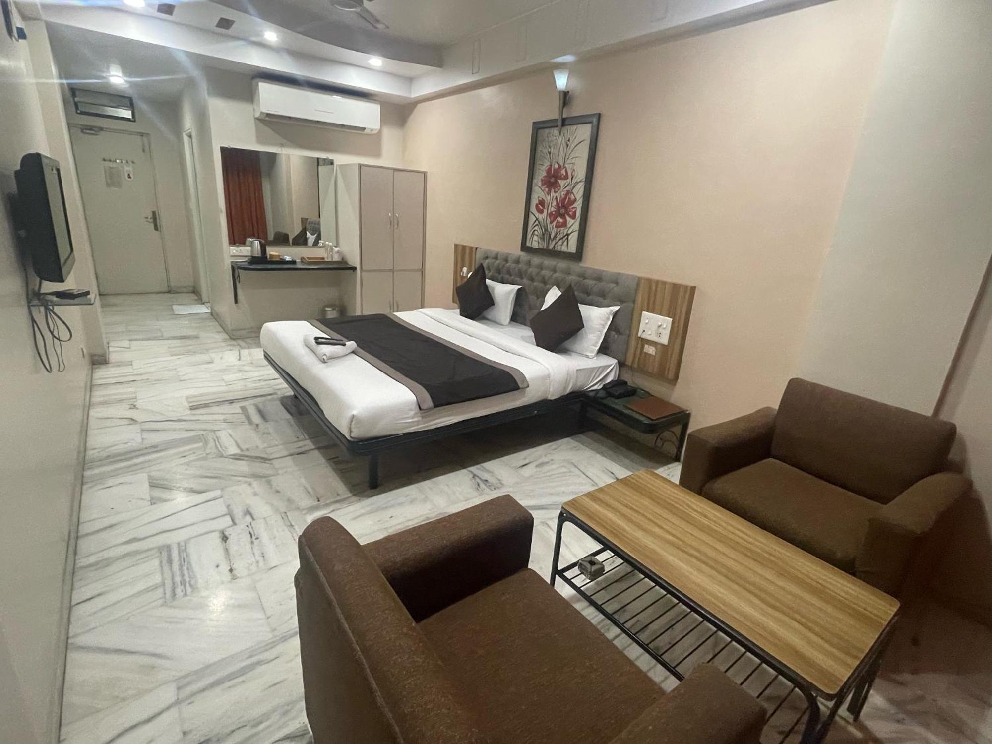 Vrandavan Hotel 3*